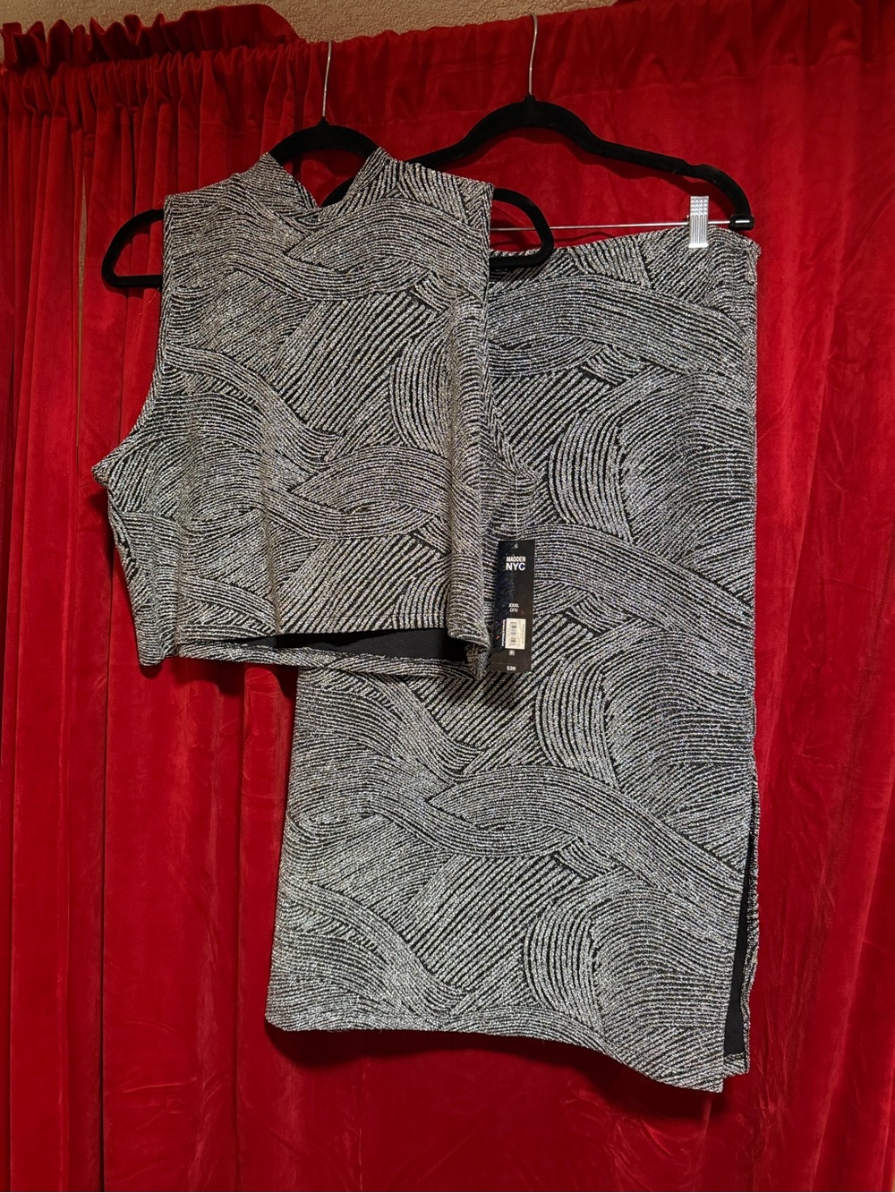 Madden NYC Women's Black & White Patterned Knit Skirt Set